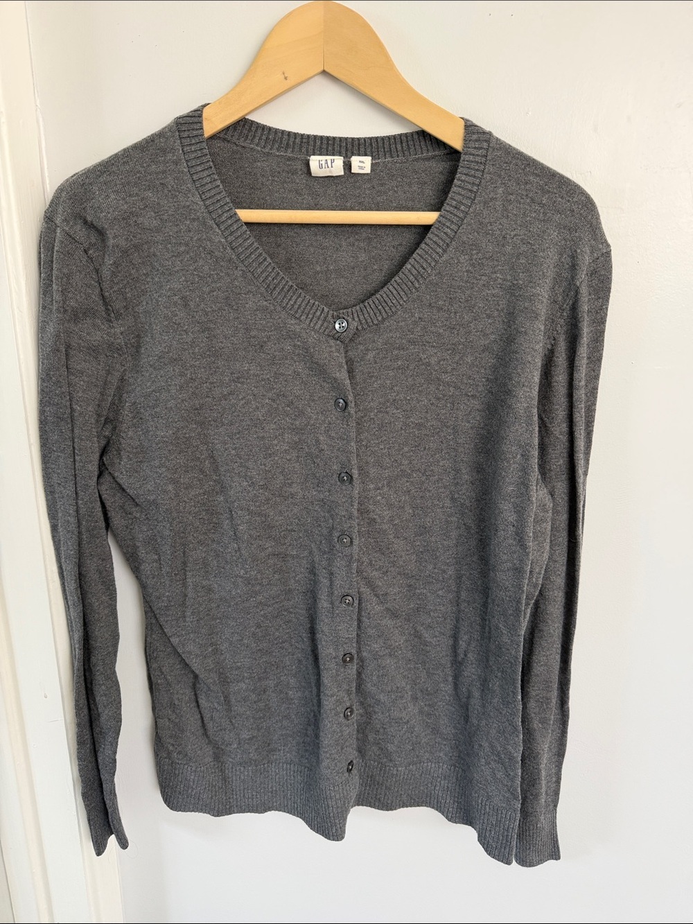 GAP Women's Charcoal Gray V-Neck Button-Up Cardigan size XXL